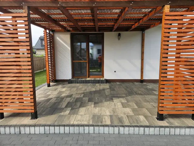 Detal czystego tarasu po realizacji